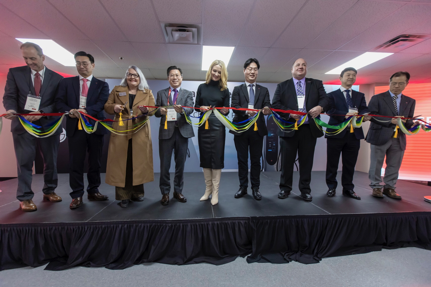 LG abre su primera fábrica en EE.UU. para producir cargadores de vehículos eléctricos